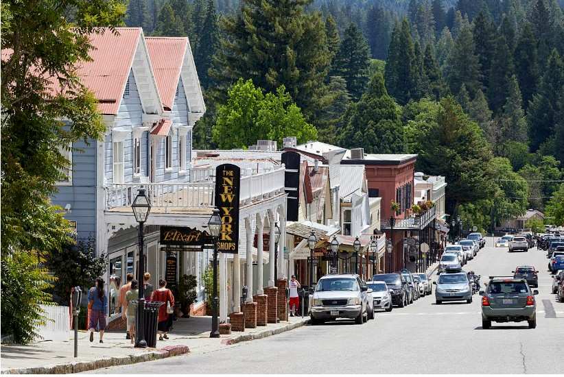 How to Explore Small Towns in California