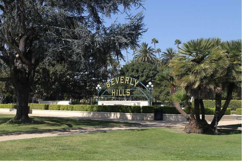 Relax at Beverly Gardens Park: A Free Beverly Hills Gem